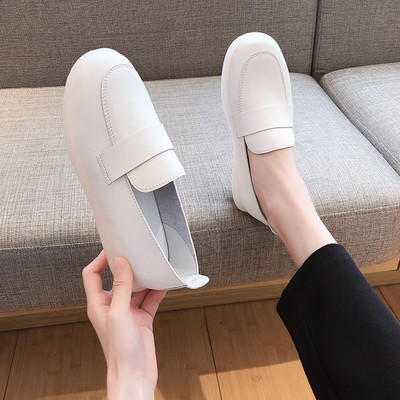 Ikdienas sieviešu apavi ar plakanu zoli ar sprādzi divos modeļos