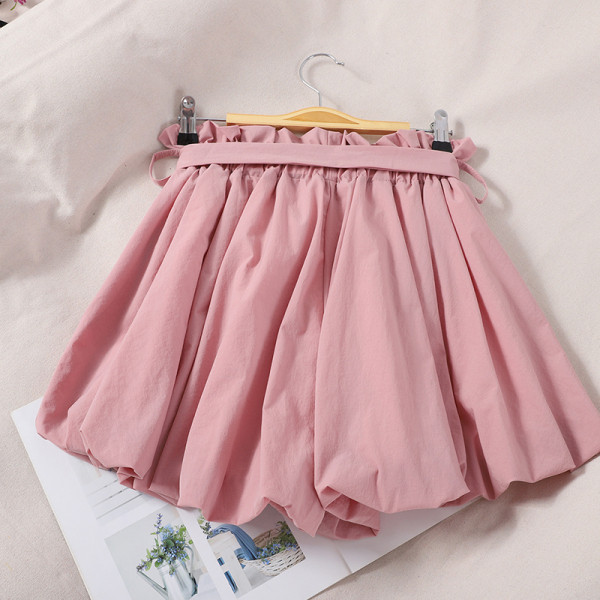 Sieviešu šorti ar augstu vidukli un saitēm