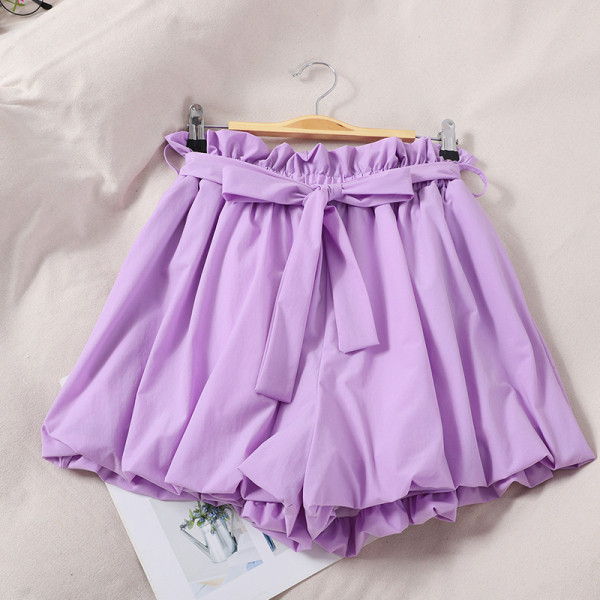 Sieviešu šorti ar augstu vidukli un saitēm