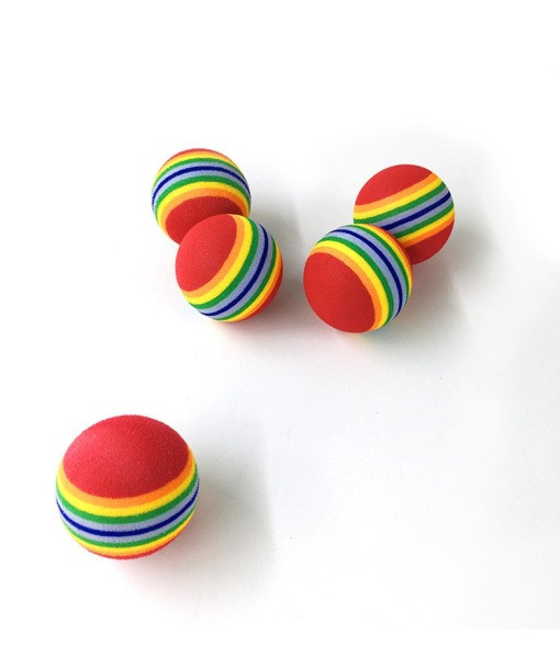 Szórakoztató játéklabda macskáknak