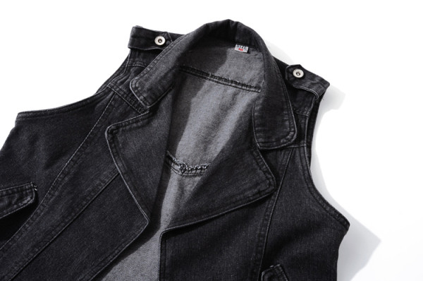 Moodne musta värvi naiste teksavesti tavaline mudel