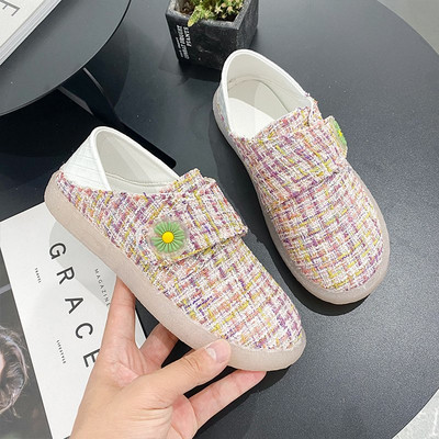 Jauns sieviešu ikdienas apavu modelis ar plakanu zoli