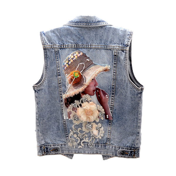 Κοντό γυναικείο γιλέκο  τζιν με απλικέ και τρισδιάστατο στοιχείο