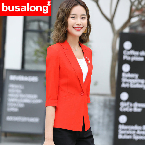 Moderna sieviešu jaka ar 3/4 piedurknēm Slim modelis