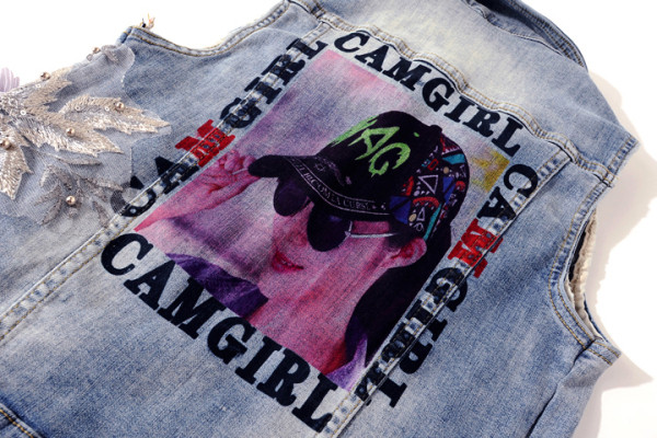 ΝΕΟ μοντέλο γυναικείο γιλέκο τζιν με τσέπες και τρισδιάστατο στοιχείο