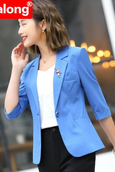 Moodne naiste jakk 3/4 varrukate ja nööbiga