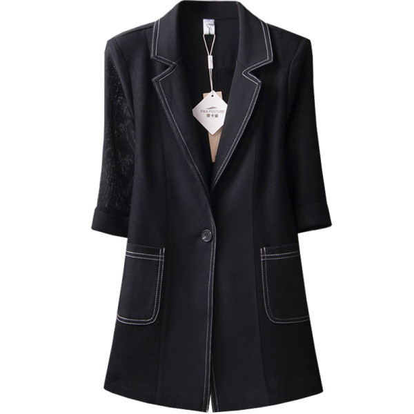 Sieviešu pieguļoša jaka ar kabatām melnā krāsā