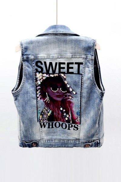 Γυναικείο γιλέκο τζιν  μοντέρνο με επιγραφή και απλικέ