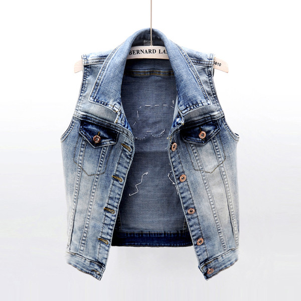 Γυναικείο γιλέκο τζιν  μοντέρνο με επιγραφή και απλικέ