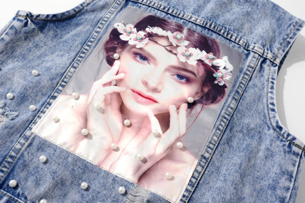 Moderna sieviešu džinsa īsā jaka ar pērlēm un aplikācijām