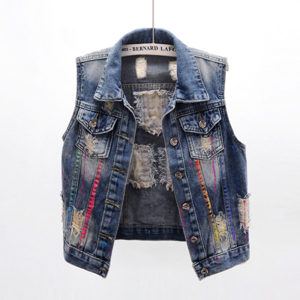 Μοντέρνο γυναικείο τζιν μπουφάν με επιγραφή και πέτρες