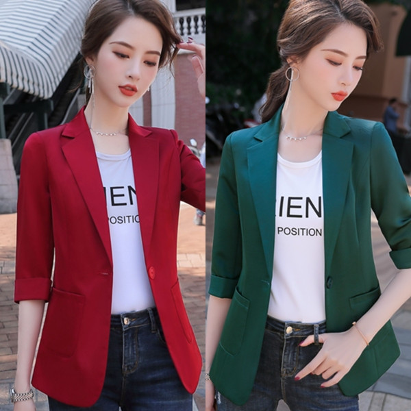 Μοντέρνο γυναικείο μπουφάν με 3/4 μανίκια