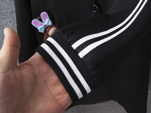 Jauna modeļa jakas taisns modelis ar apmalēm