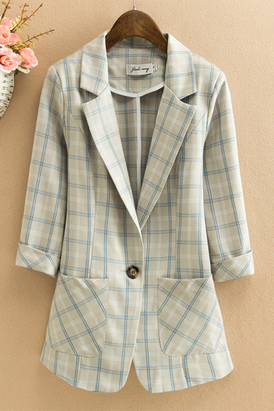 Rūtainas jakas modelis ar kabatām