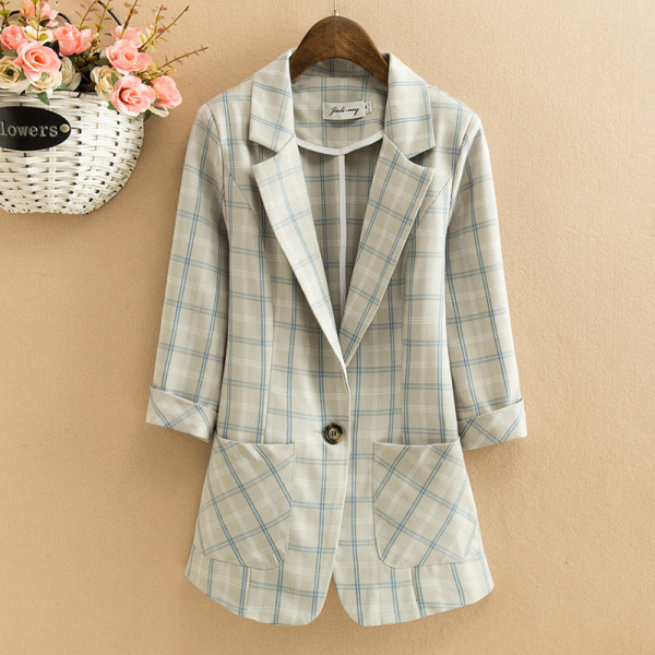 Rūtainas jakas modelis ar kabatām