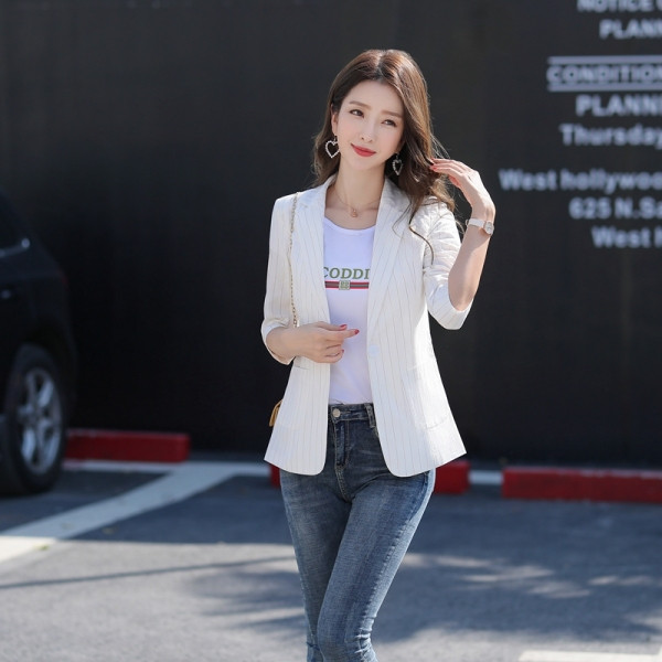 Jachetă de damă modernă în dungi cu mâneci 3/4