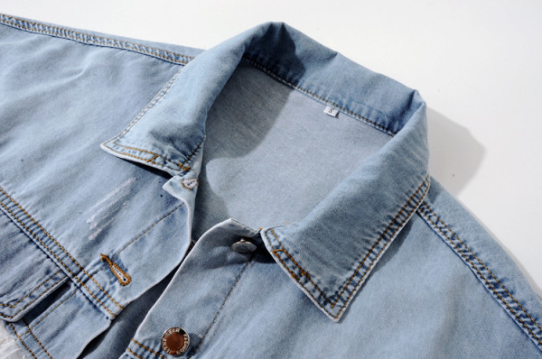 Φθινόπωρινό  γυναικείο μπουφάν με δαντέλα και τζιν