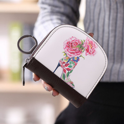 Γυναικείο πορτοφόλι με απλικέ χρώμα και φερμουάρ