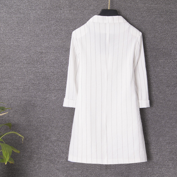 Pikk triibuline taskutega jakk