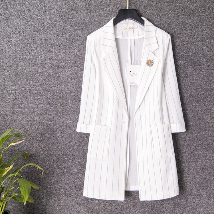 Pikk triibuline taskutega jakk