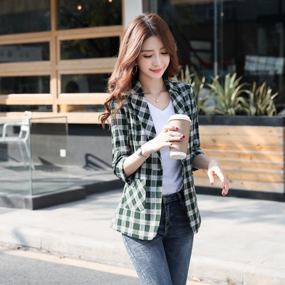 Sportlik ja elegantne taskutega naiste ruuduline jakk