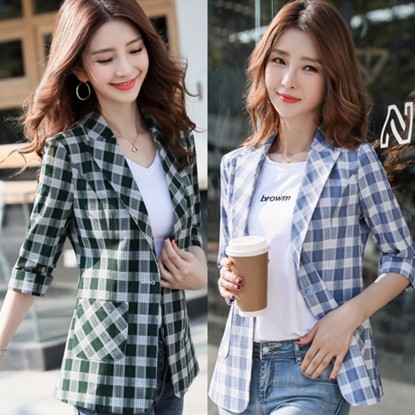 Sportlik ja elegantne taskutega naiste ruuduline jakk