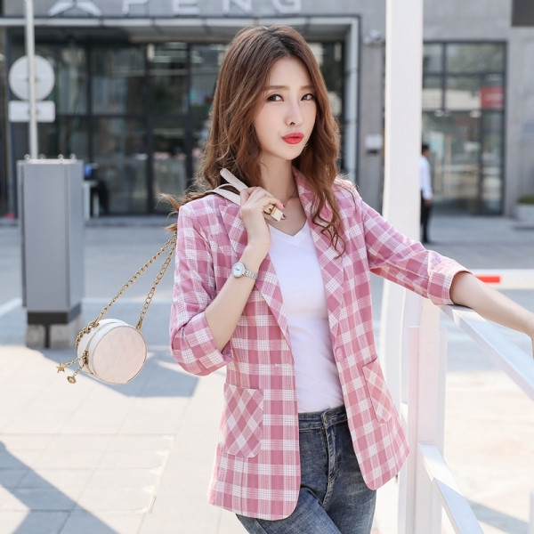 Sportlik ja elegantne taskutega naiste ruuduline jakk