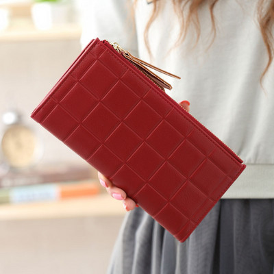 Γυναικείο πορτοφόλι απλό μοντέλο με φούντα