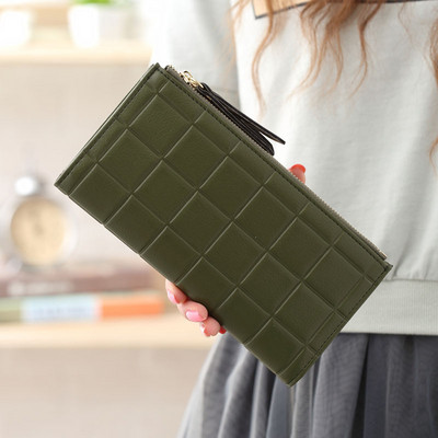 Γυναικείο πορτοφόλι απλό μοντέλο με φούντα