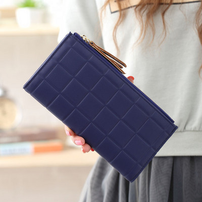 Γυναικείο πορτοφόλι απλό μοντέλο με φούντα