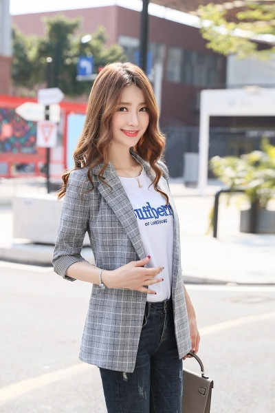 Ruuduline sportlik-elegantne 3/4 varrukatega naiste jakk