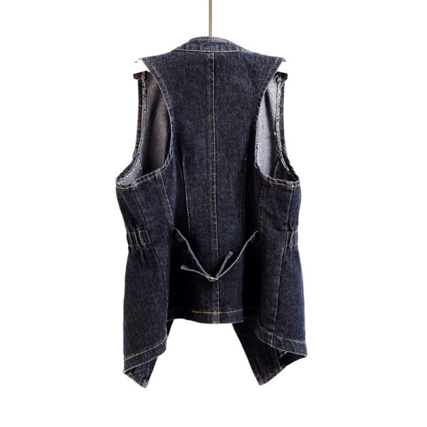 Moodne naiste teksavest klassikalise krae ja nööbiga