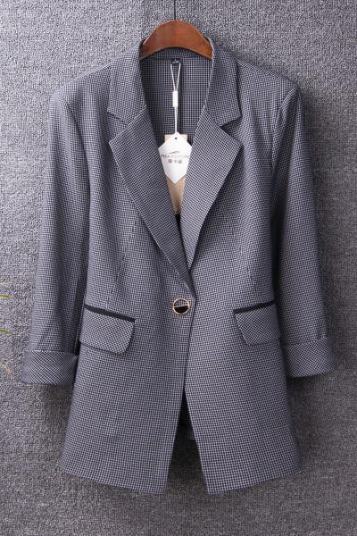 Jachetă modernă în dungi cu nasturi și buzunare - mai multe culori