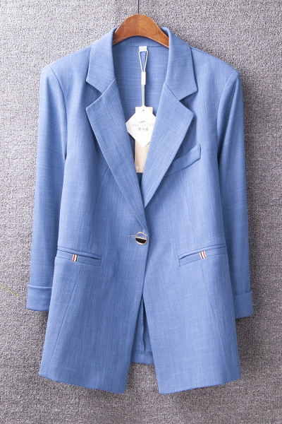 Sieviešu jaka ar pogas vienkāršu modeli