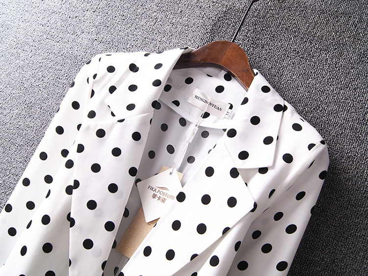 Sacou lung model nou cu buline