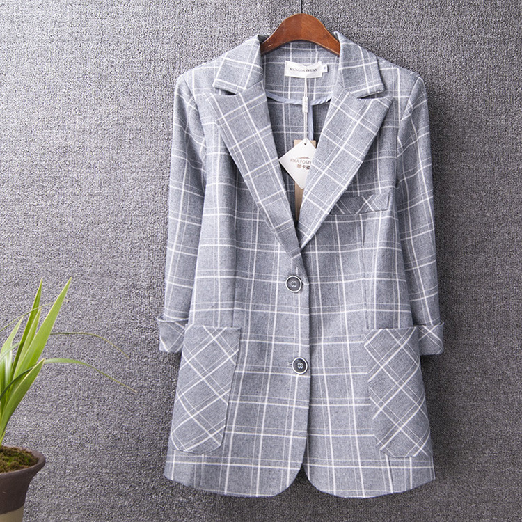 Geaca in carouri cu nasturi si buzunare