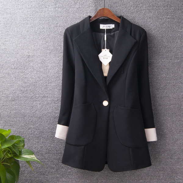 Pika liibuva taskute ja pikkade varrukatega jope