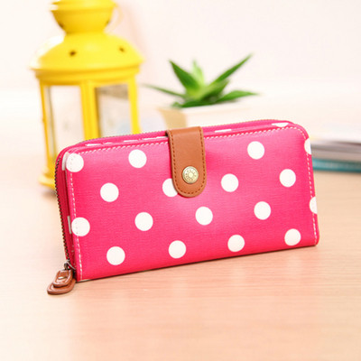 Γυναικείο πορτοφόλι με απλικέ χρώμα και μεταλλική στερέωση