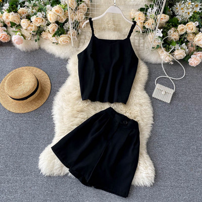 Modern női kétrészes szett vékony pántokkal, magas derékkal