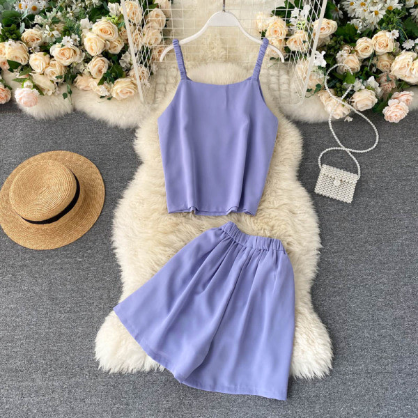 Modern női kétrészes szett vékony pántokkal, magas derékkal