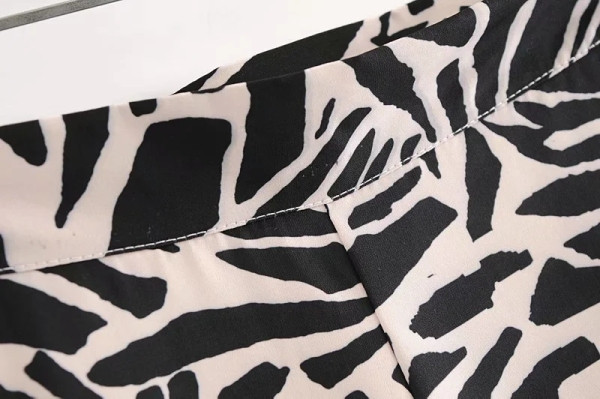 Ležerne ženske duge hlače sa životinjskim uzorkom