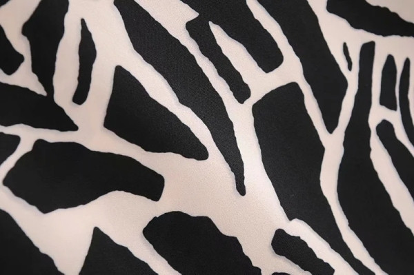 Ležerne ženske duge hlače sa životinjskim uzorkom