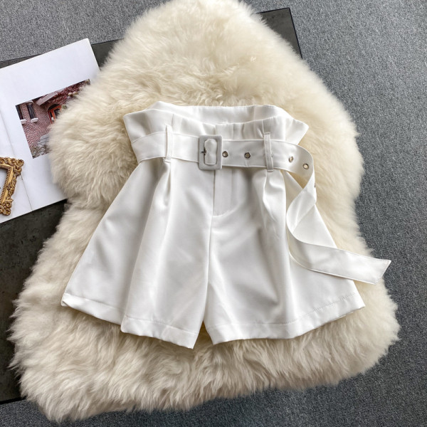 Pantaloni scurti moderni de dama cu curea si talie inalta in trei culori