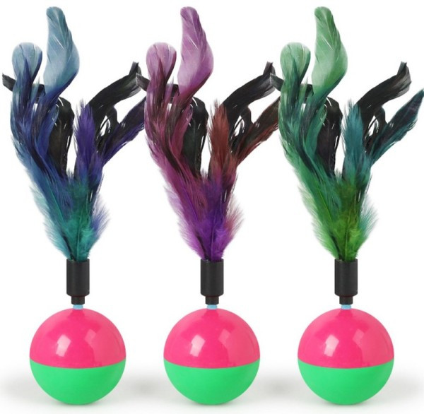 Lemmiklooma mänguasi sulgedega palli kujul