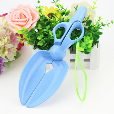 Plastmassist seade koerte väljaheidete puhastamiseks