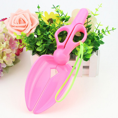 Plastmassist seade koerte väljaheidete puhastamiseks