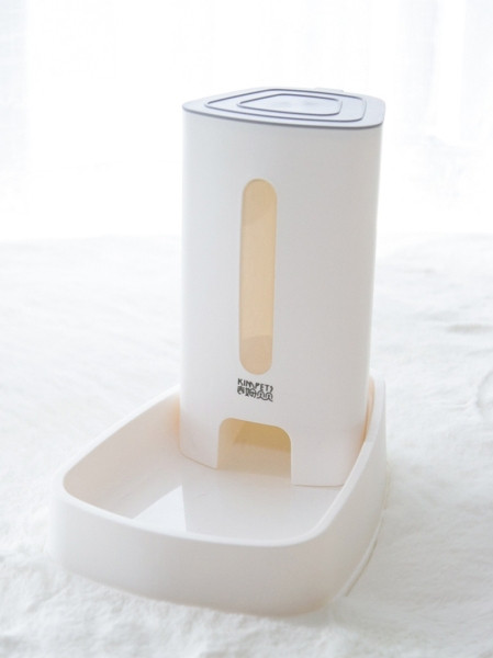 Автоматична хранилка за котки