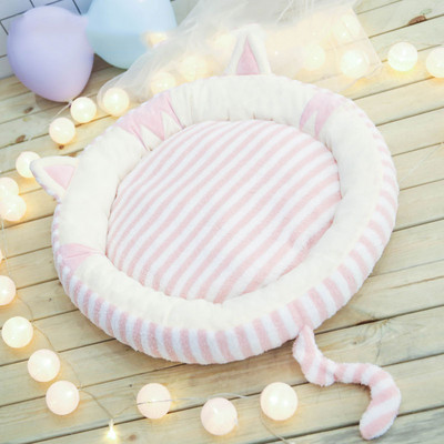 Βελούδινο κρεβάτι με στρογγυλό σχήμα