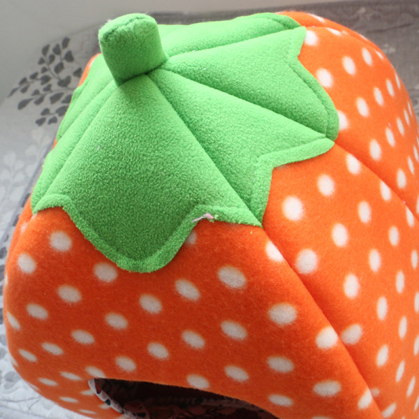 Casă textilă pentru pisici