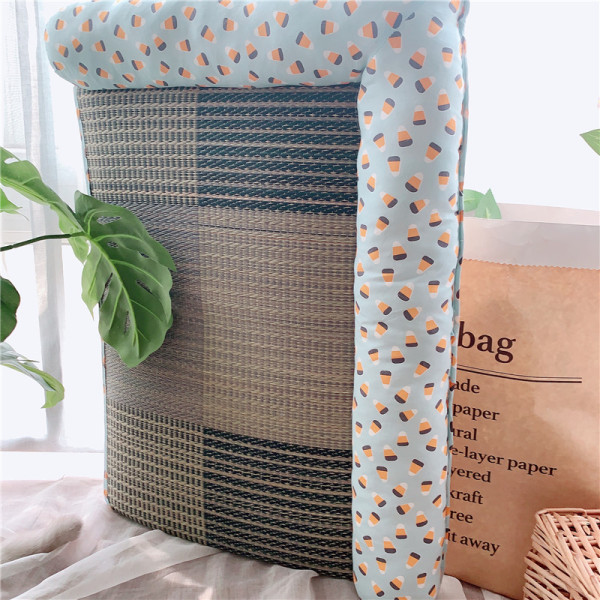 Lova su pagalve tinka katėms ir šunims